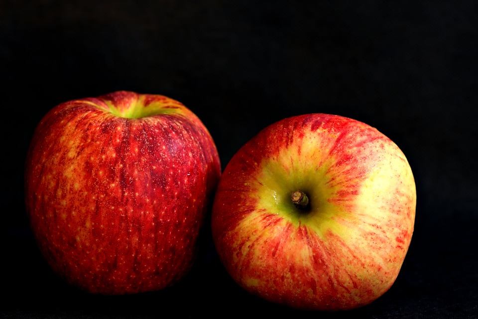 Jablka jsou nejhojnější ovoce. 