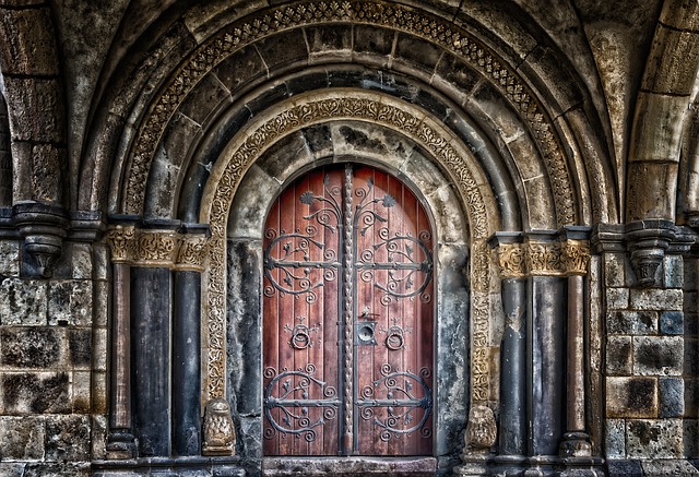 vstupní dveře zámku